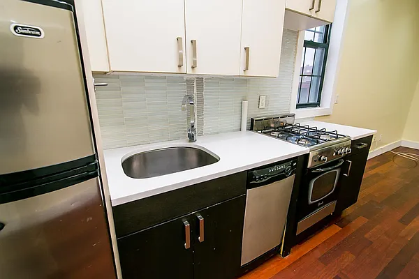 Rented by Nooklyn NYC LLC | media 23
