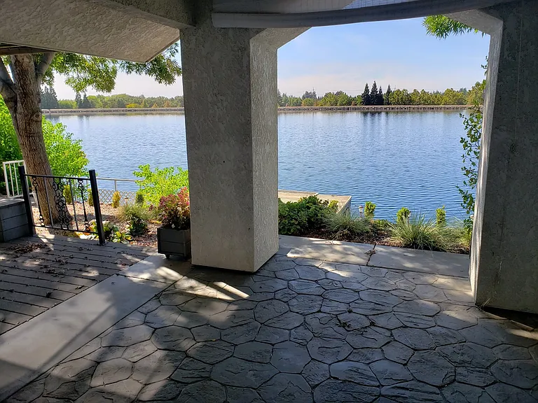 44 Edgewater Ct — Photo 18