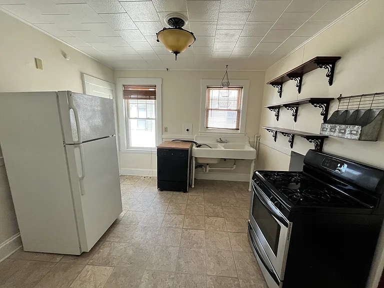 7 Roseway St #2 — Photo 8