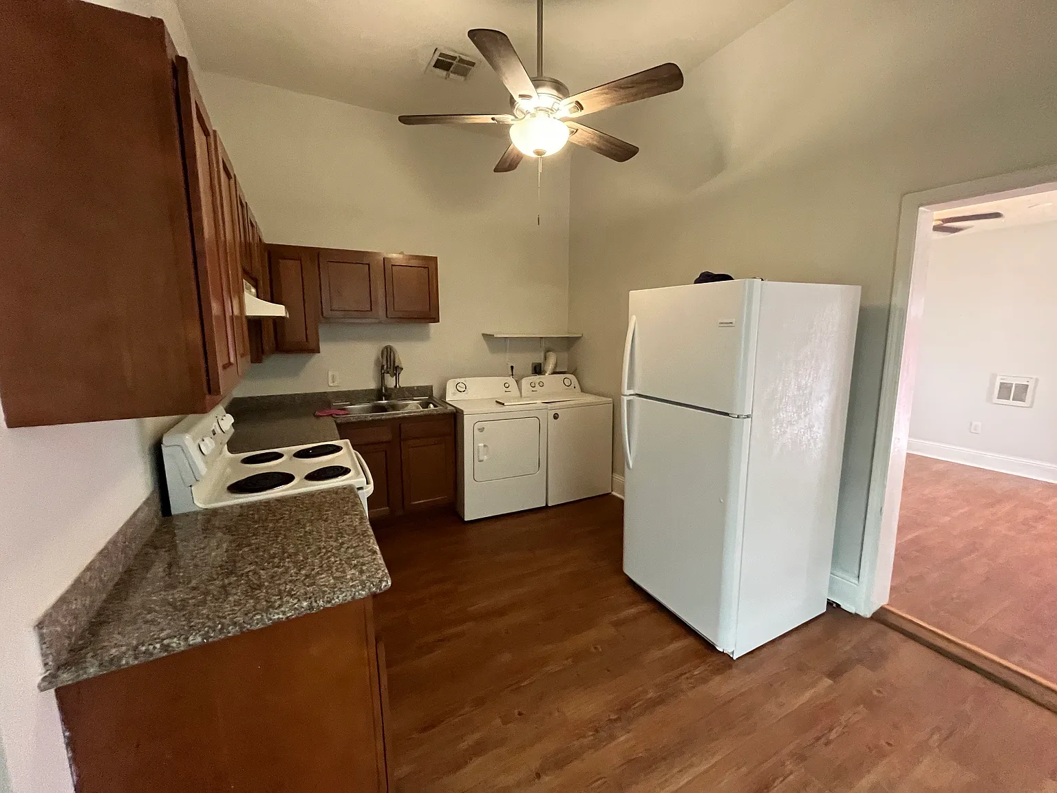 2221 Onzaga St — Photo 3
