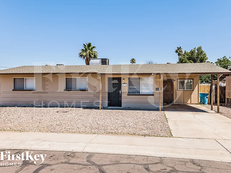 2114 W Sunnyside Dr — Photo 1