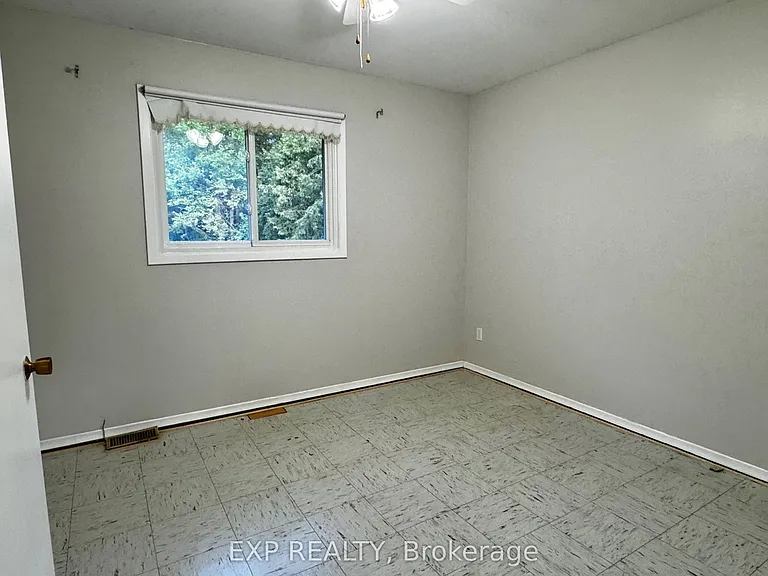 108 Katherine St — Photo 14