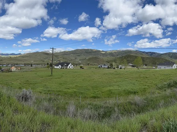 1 Mallard Ln, Horseshoe Bend, ID 83629