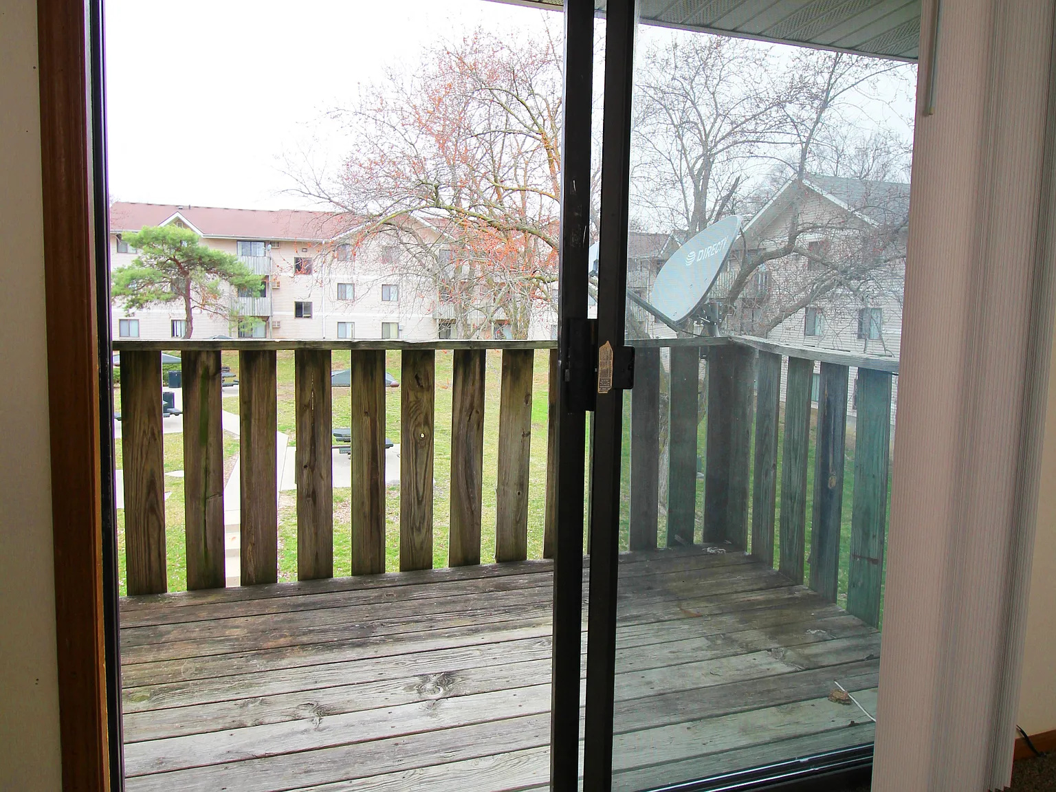 Sunburst Apts — Photo 4