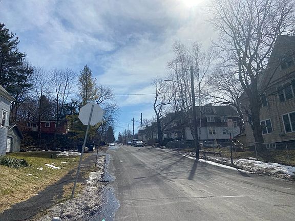 5th image of 270 Reed Ave