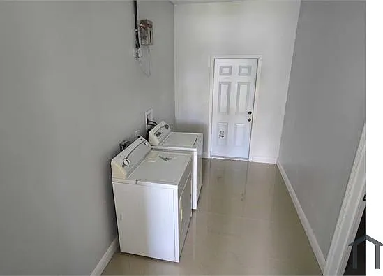812 Foster Rd — Photo 16