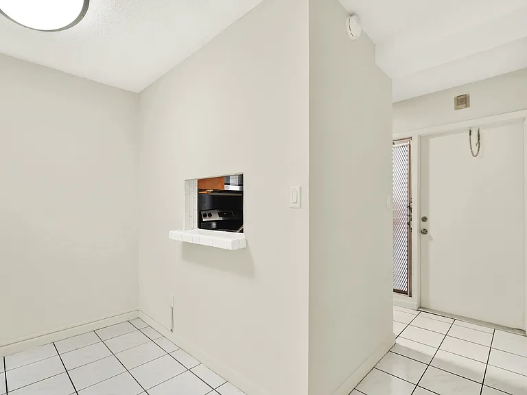 416 Santander Ave — Photo 2