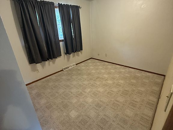 5th image of 906 5th Ave S #C2