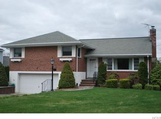 7 Allen St, Valhalla, NY 10595