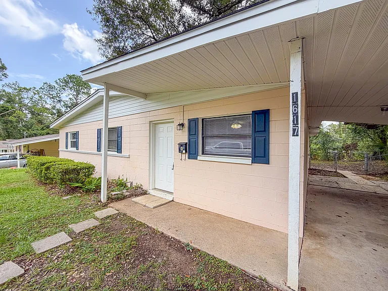 1617 Airport Dr — Photo 28