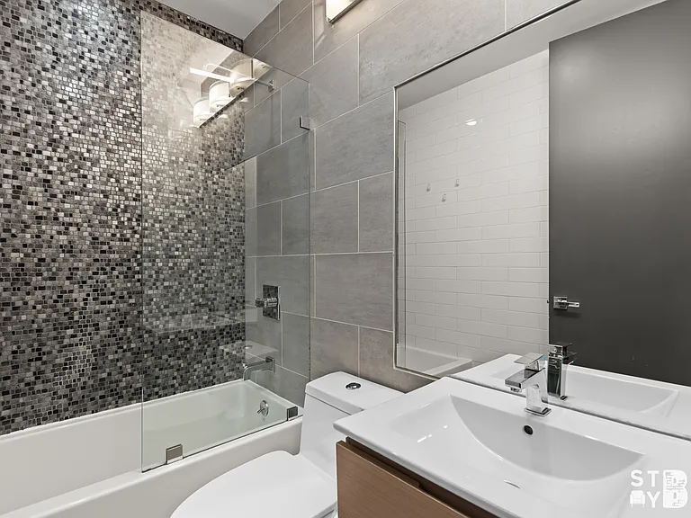 441 Franklin Ave #3A — Photo 7
