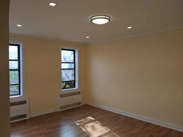 240 Ocean Parkway image 1 of 12