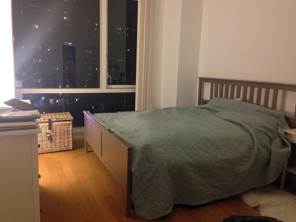 2nd image of 200 Chambers St APT 6L