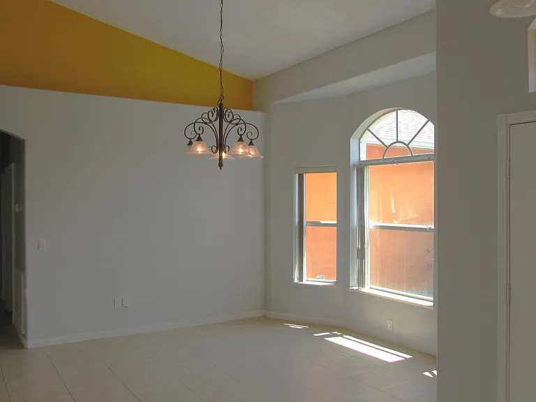 2126 SW Gailwood St — Photo 5