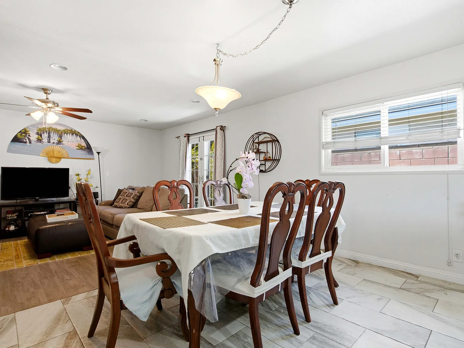 5 bed, 1612 sqft, $1,000 — Photo 1