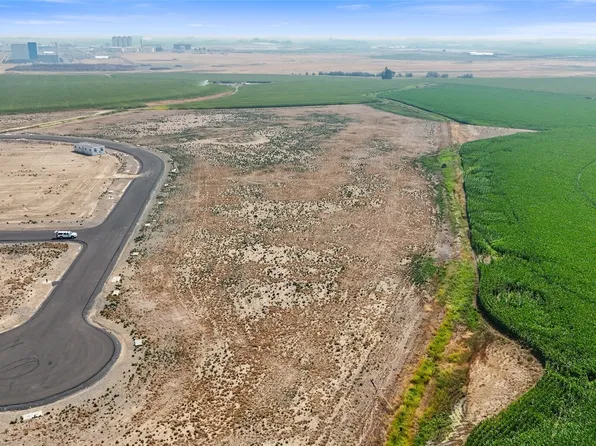 181 Legacy Lane, Moses Lake, WA 98837