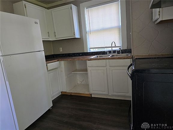 3rd image of 1124 Seneca Dr