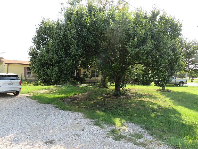 109 King Rd — Photo 2