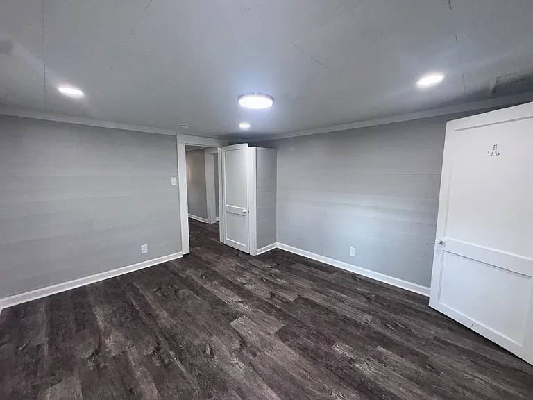 407 Elm Ave NW — Photo 8