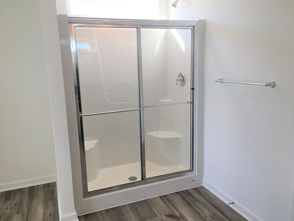 1st image of 63 Woodhull Cres
