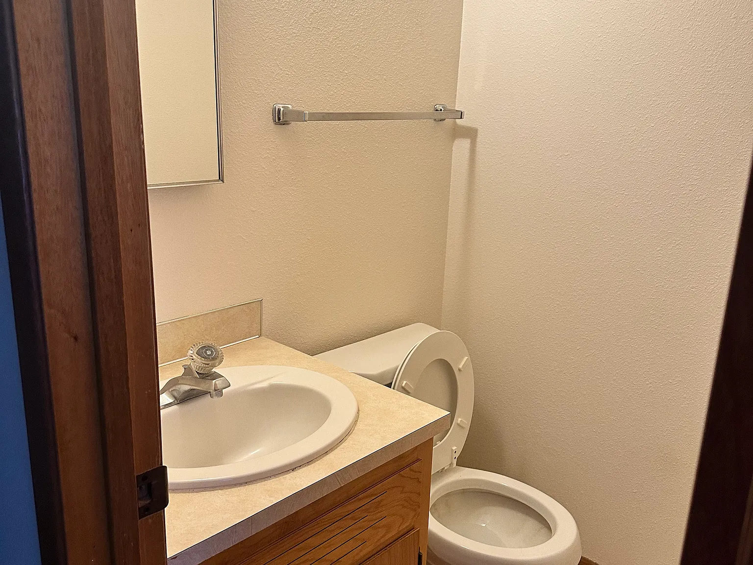 3 bed, 1.5 bath, 1074 sqft, $1,800 — Photo 4