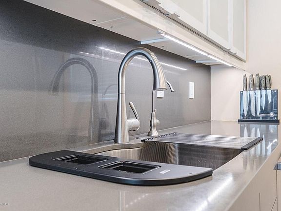 5th image of 1228 N La Cienega Blvd APT 204