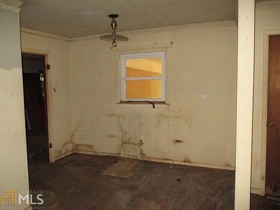 4th image of 1642 Camelot Cir