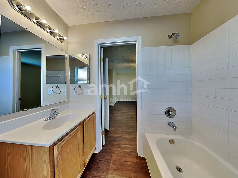 7451 Holyoke Cir — Photo 11