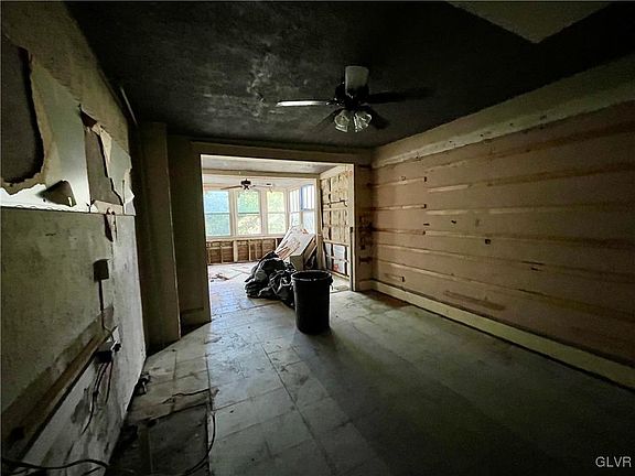 3rd image of 339 W Kline Ave