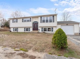 27 Larson Dr, Warwick, RI 02886