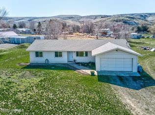 11 Lost Goose Ln, Yakima, WA 98901