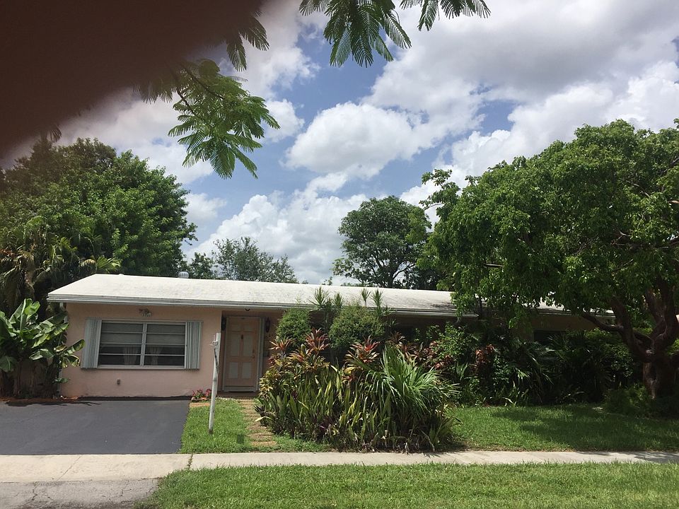 1st image of 2321 NE 192nd St