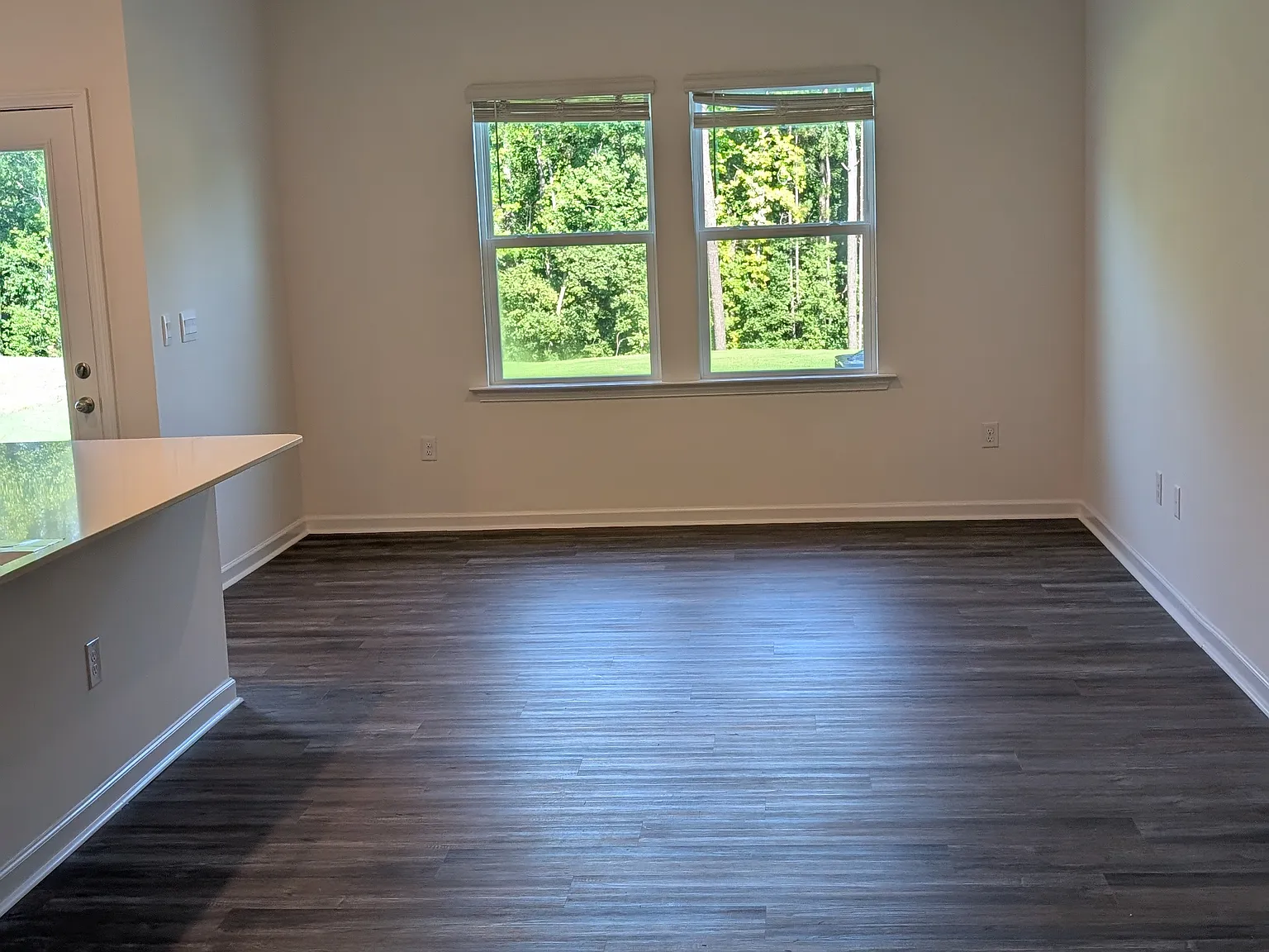 3 bed, 2.5 bath, 1429 sqft, $1,700 — Photo 4