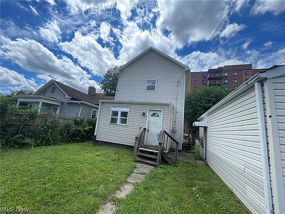2nd image of 810 N 6th Ave