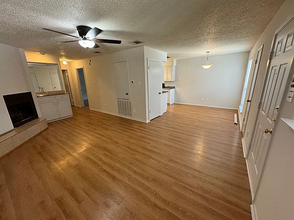 3rd image of 7000 Oak Meadow Cir APT C