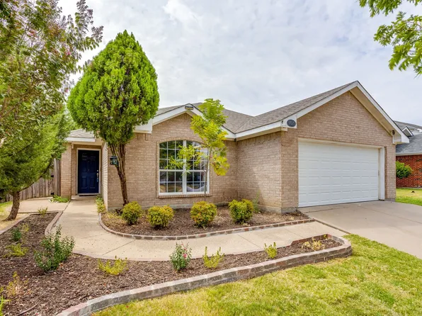 9825 Stoney Bridge Rd, Fort Worth, TX 76108