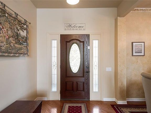 2nd image of 6010 Williamsburg Way