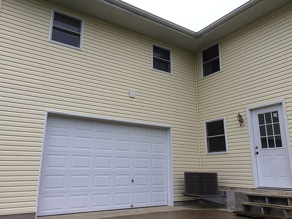 3rd image of 314 Hawthorne Dr