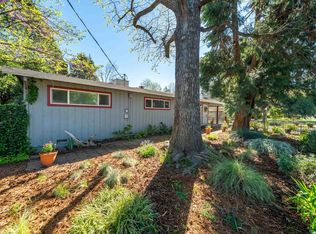 3082 Henderson Rd, Redding, CA 96002