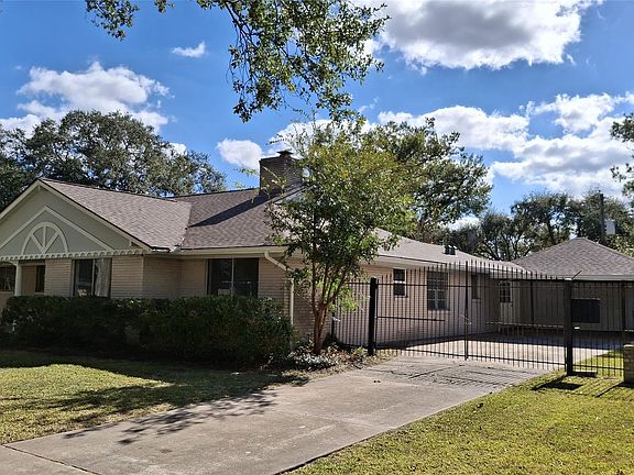 3rd image of 7807 Bellerive Dr