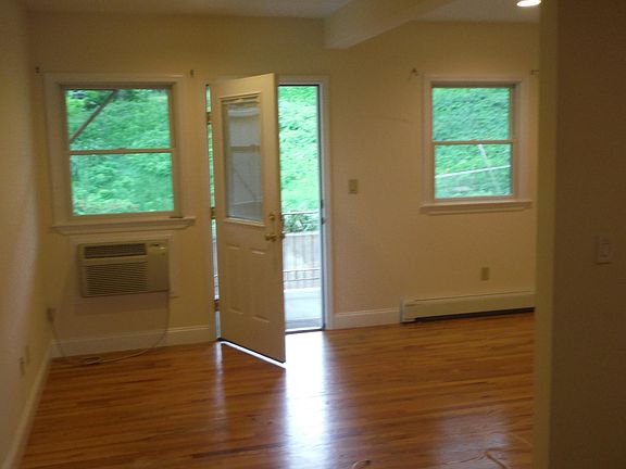 4th image of 111 Southside Ave APT 1