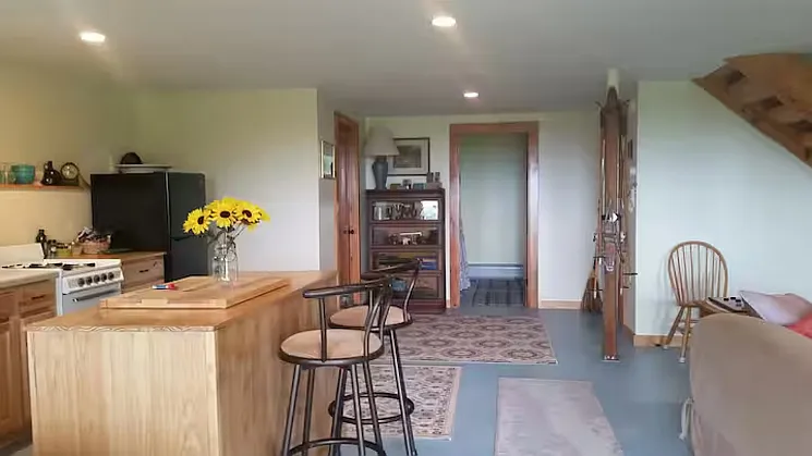 1 bed, 2700 sqft, $1,400 — Photo 2