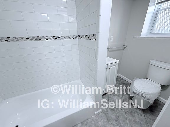 5th image of 9 Bentley Ave #17B