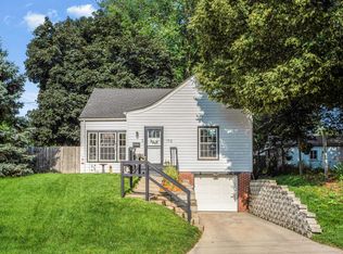 1712 34th St, Des Moines, IA 50310