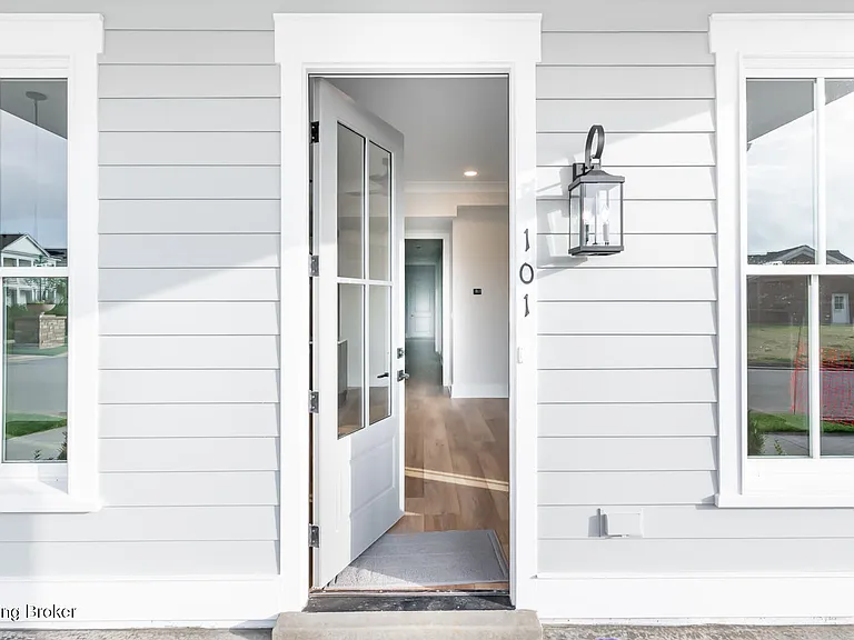 6100 Passionflower Dr #101 — Photo 3