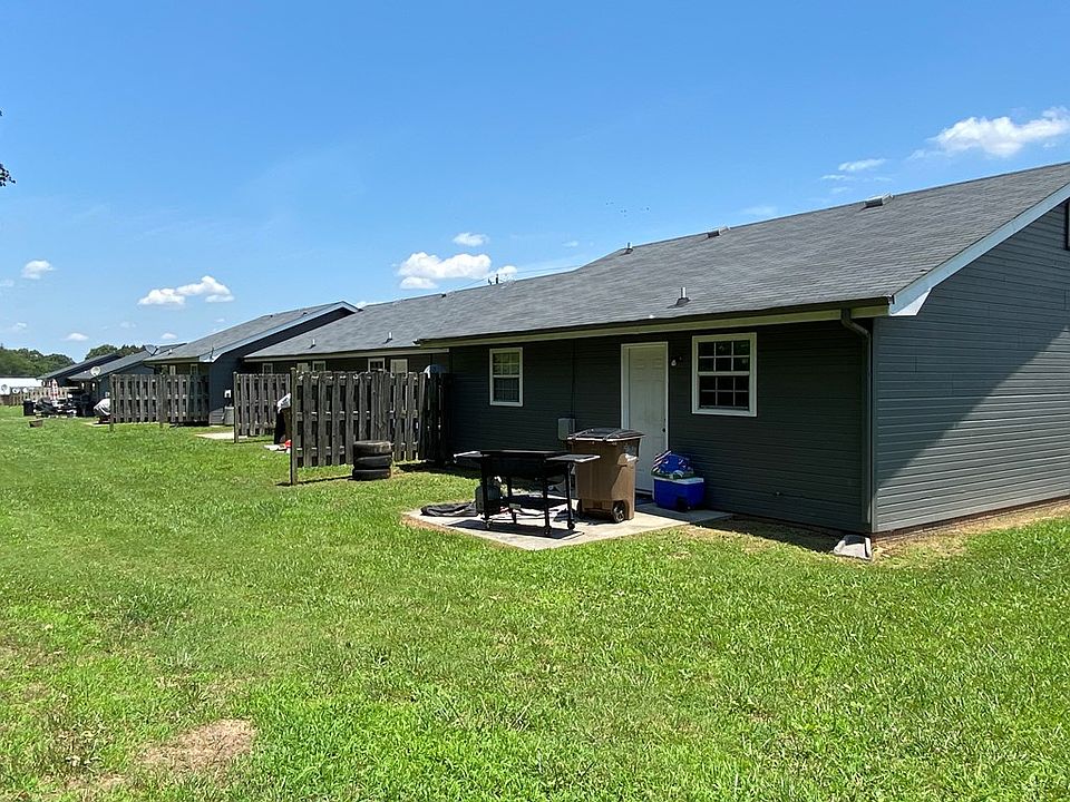 2nd image of 106 Sunray Dr NW