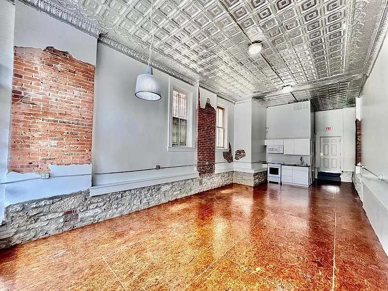 Studio, 1.0 bath, 700 sqft, $1,195 — Photo 3