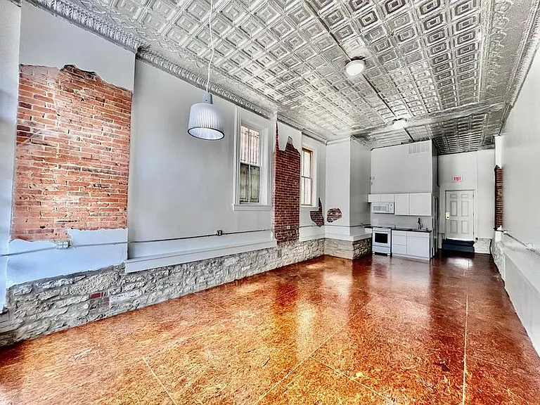 2638 Cherokee St — Photo 3