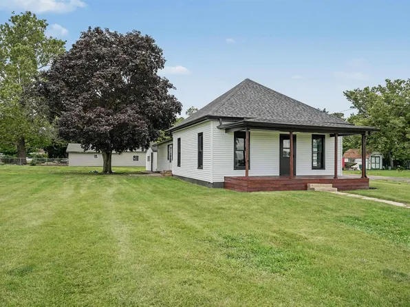 301 S Main St, Armington, IL 61721