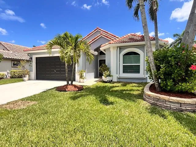 1627 Oak Berry Cir